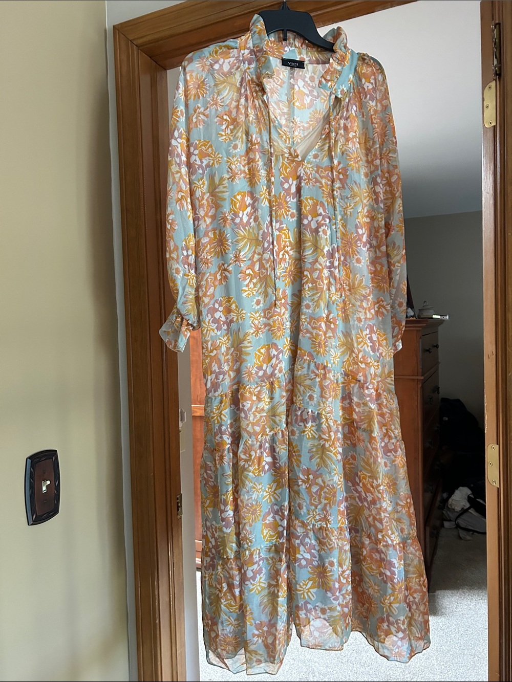 NWOT Vici Lightweight Floral Midi Dress Liner S